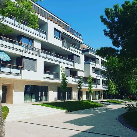 Tiara At The Lake Apartment Balatonfured