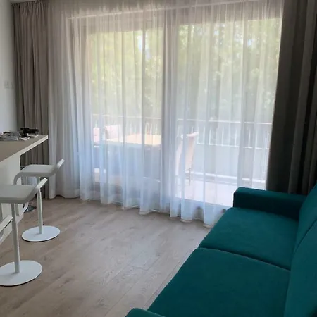 Tiara At The Lake Apartament *